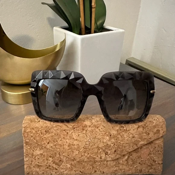 Dolce&Gabbana sunglasses .. Like new condition... DOLCE & GABBANA DG Tortoise/Pink 53-20-140 3N Sunglasses  main image 2
